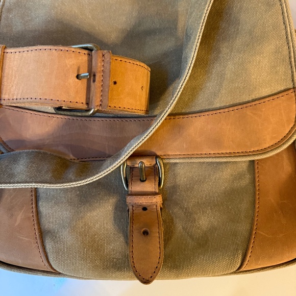 VINTAGE L.L. BEAN CANVAS AND LEATHER MESSENGER BAG - Picture 6 of 14